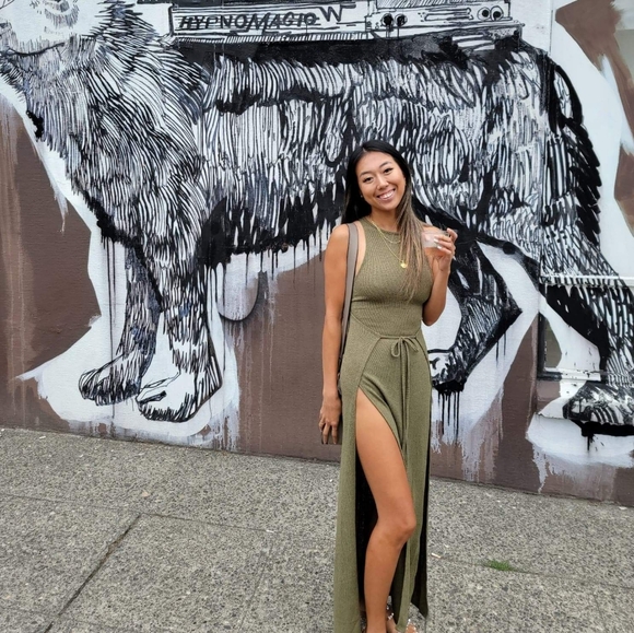 ✨ ABOUT ME ✨ - Picture 2 of 4